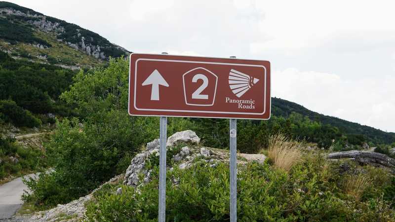 Panoramic road sign